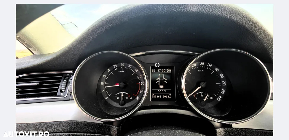 Skoda Superb 1.6 TDI GreenLine - 8