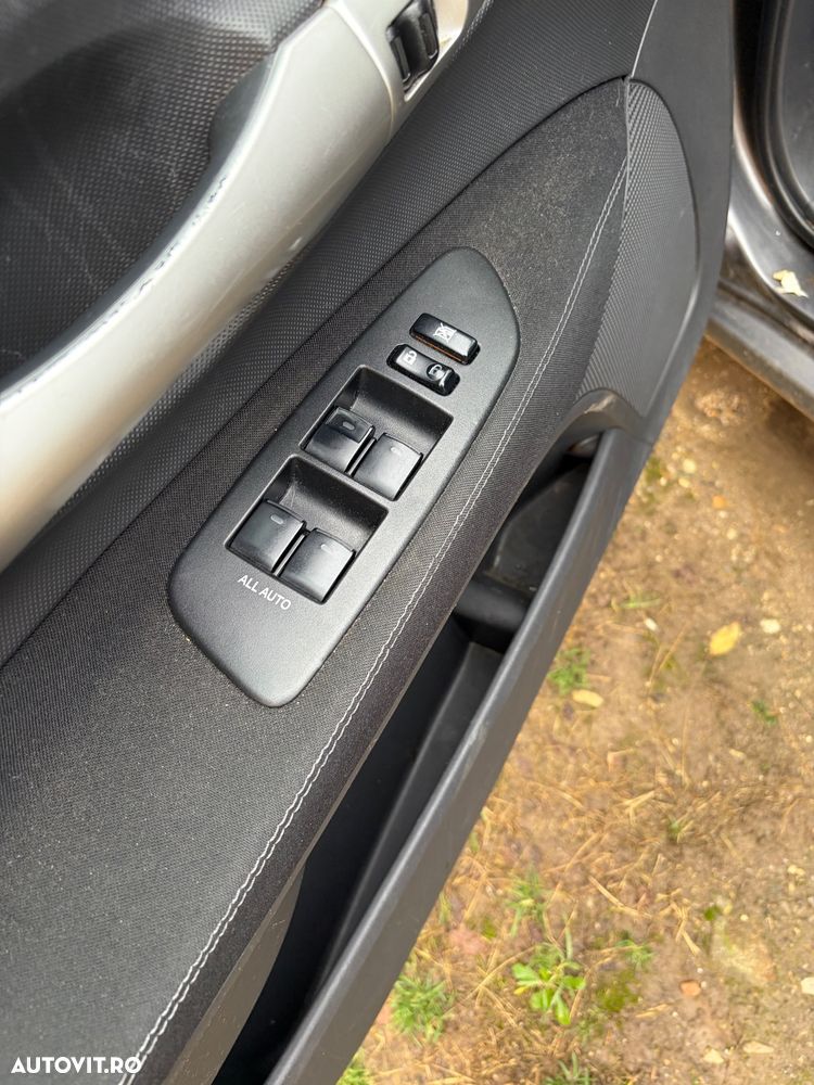 Toyota Auris 1.6 L Valvematic Multidrive S Luna - 6