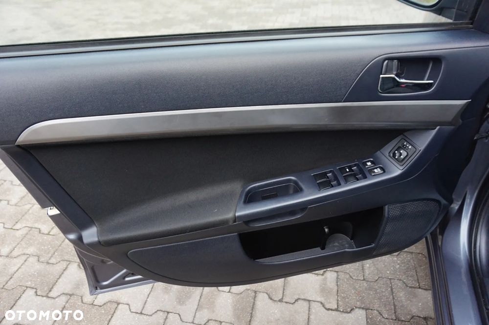 Mitsubishi Lancer - 25