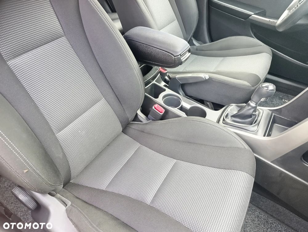 Hyundai i30 1.4 Classic + - 11