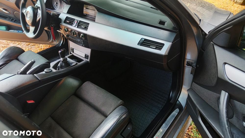 BMW Seria 5 525d - 19