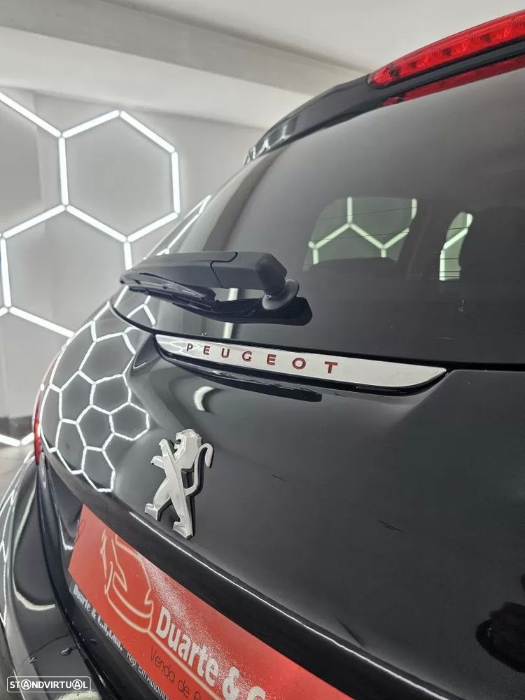 Peugeot 208 1.2 PureTech GT Line EAT6 - 59