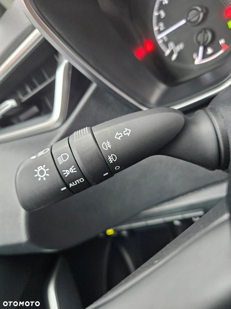 Toyota Corolla 1.8 Hybrid Comfort - 17