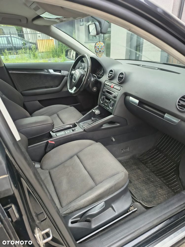 Audi A3 Sportback 2.0 TDI DPF Ambiente S tronic - 17