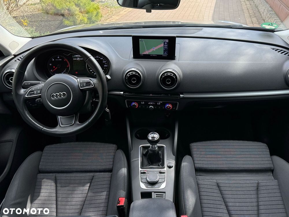 Audi A3 Sportback 2.0 TDI design - 15