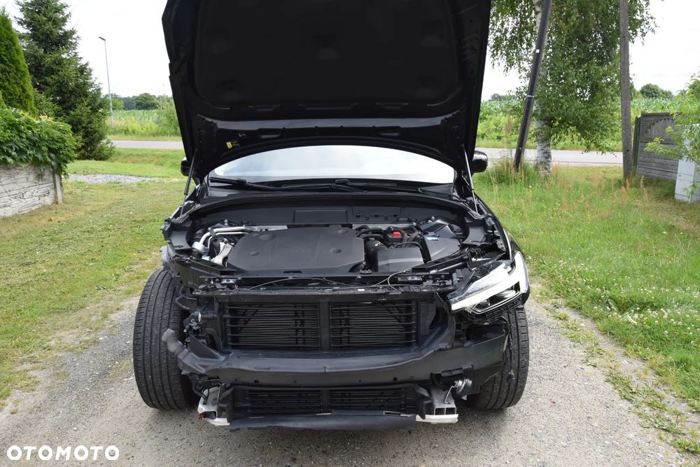 Volvo XC 60 B4 D AWD Geartronic Momentum Pro - 18