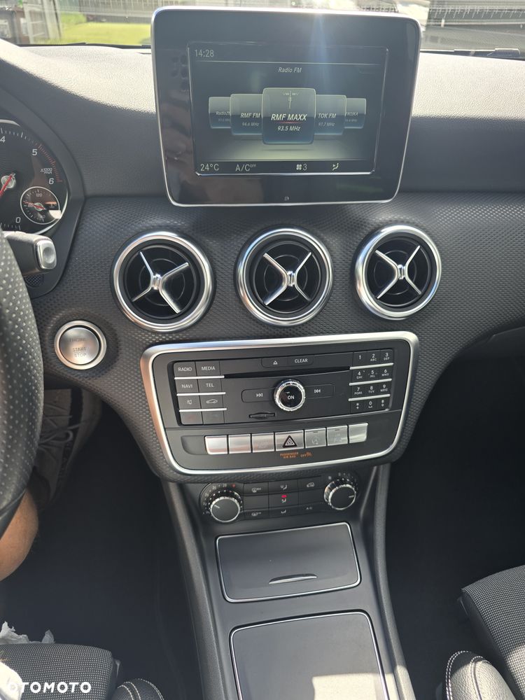 Mercedes-Benz Klasa A 180 d AMG Line 7G-DCT - 11