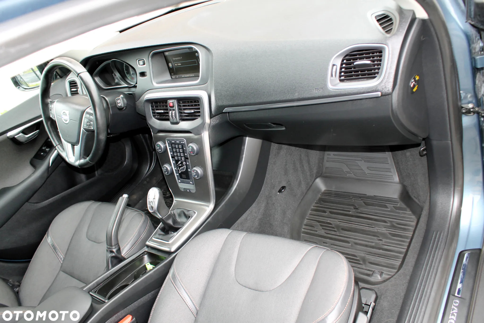 Volvo V40 Cross Country D2 Momentum - 13