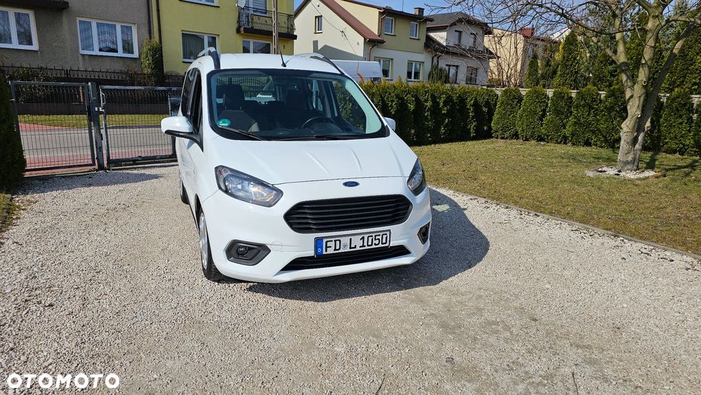 Ford Tourneo Courier 1.5 TDCi S&S Trend - 23