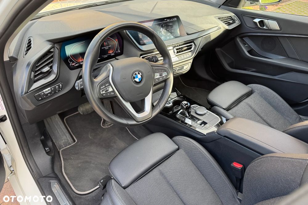 BMW Seria 1 120i M Sport - 9