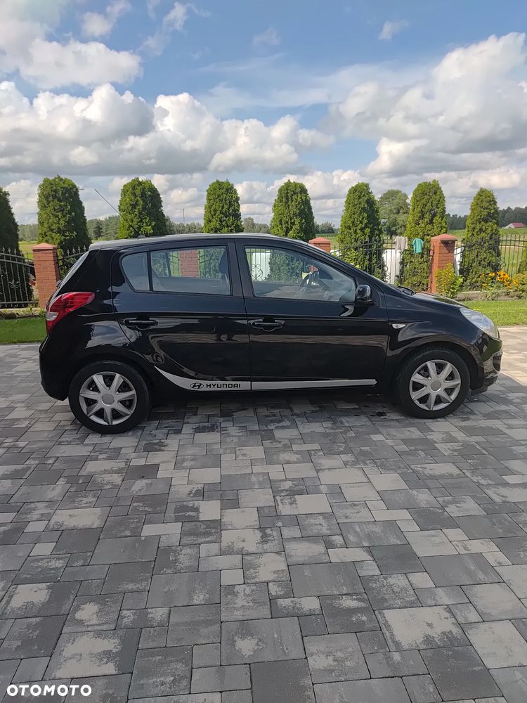 Hyundai I20 2008 photo 3