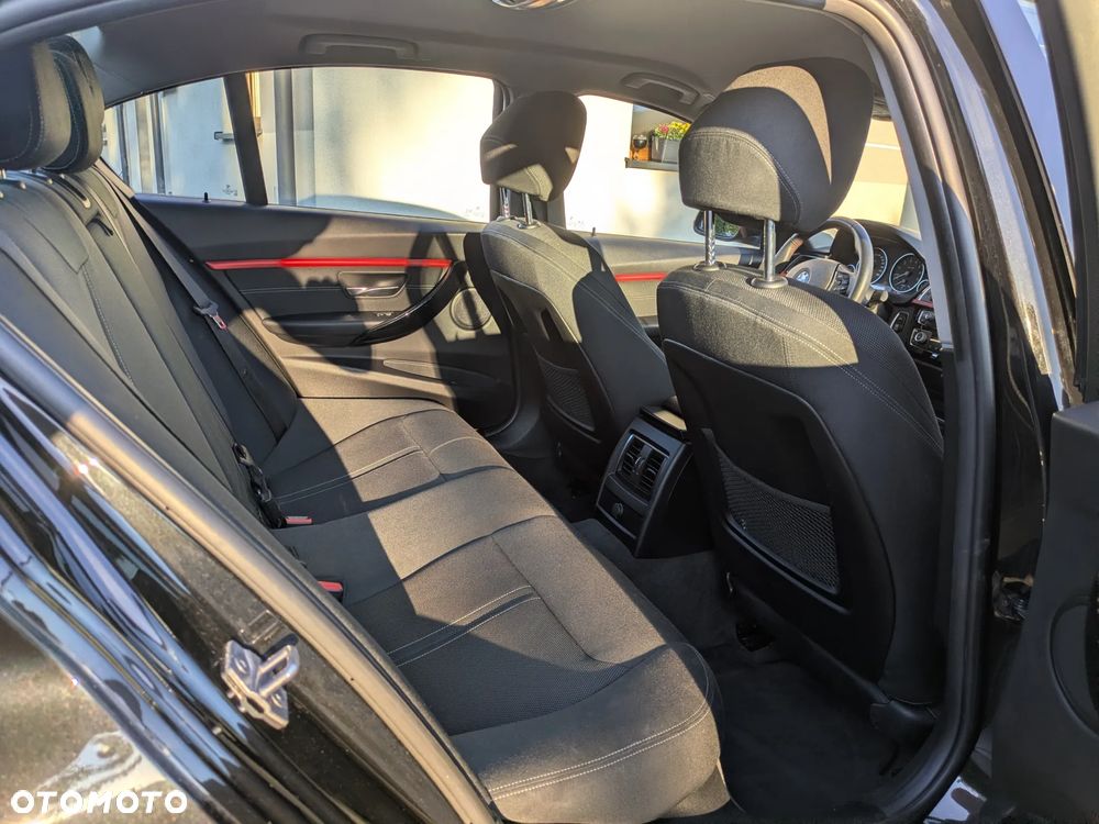 BMW Seria 3 318i - 9