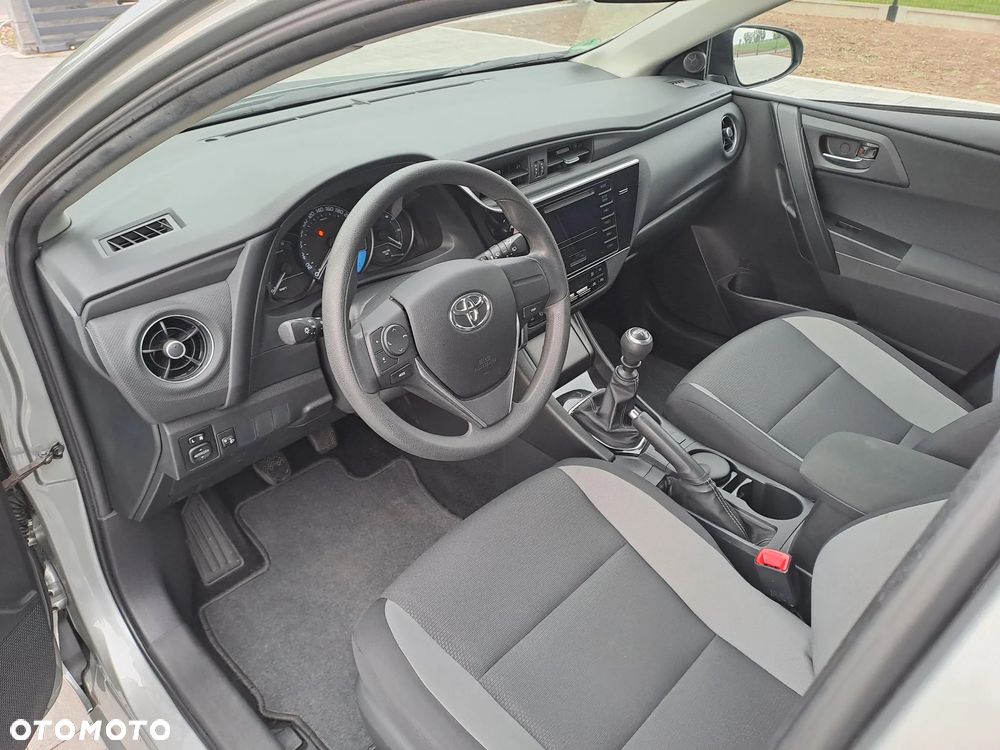 Toyota Auris - 7