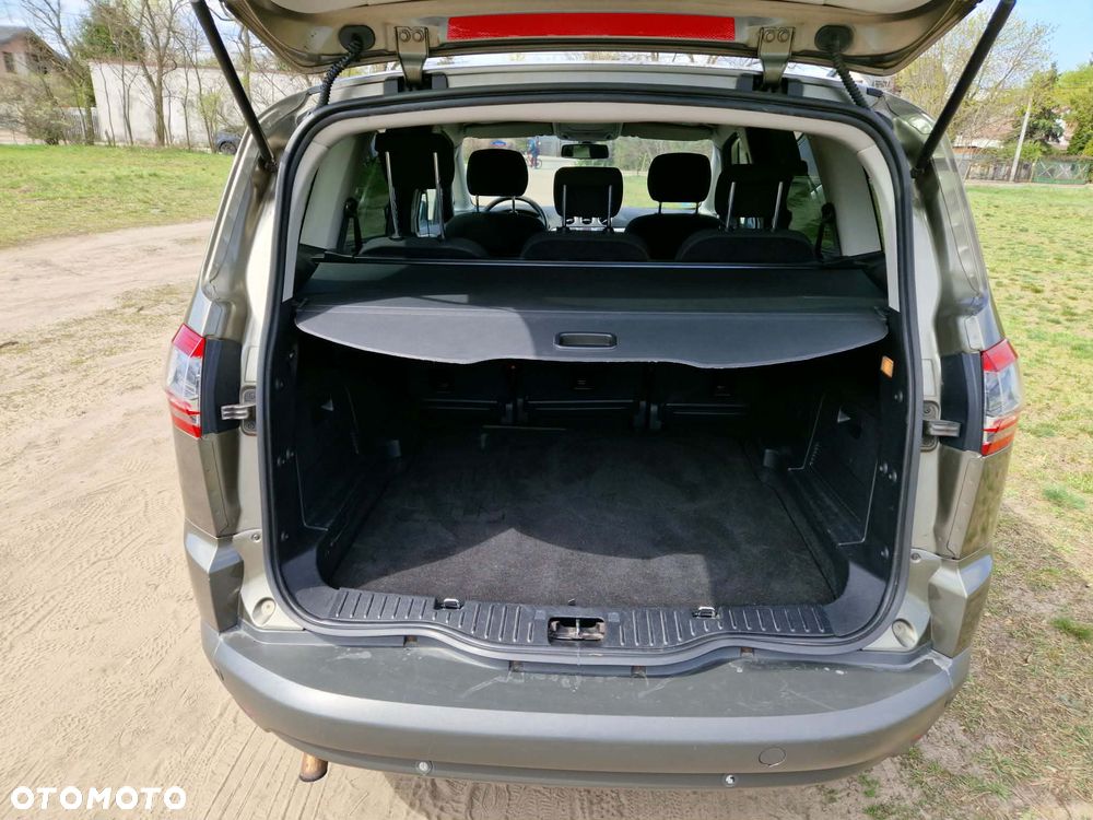 Ford S-Max - 14