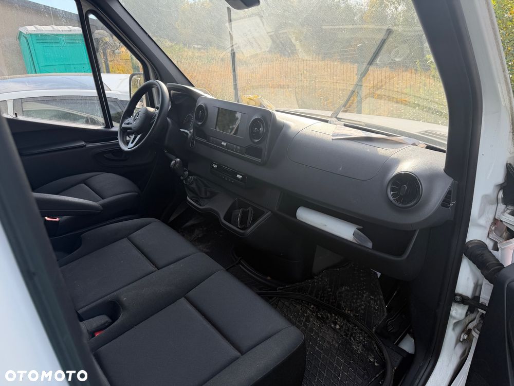 Mercedes-Benz Sprinter - 8