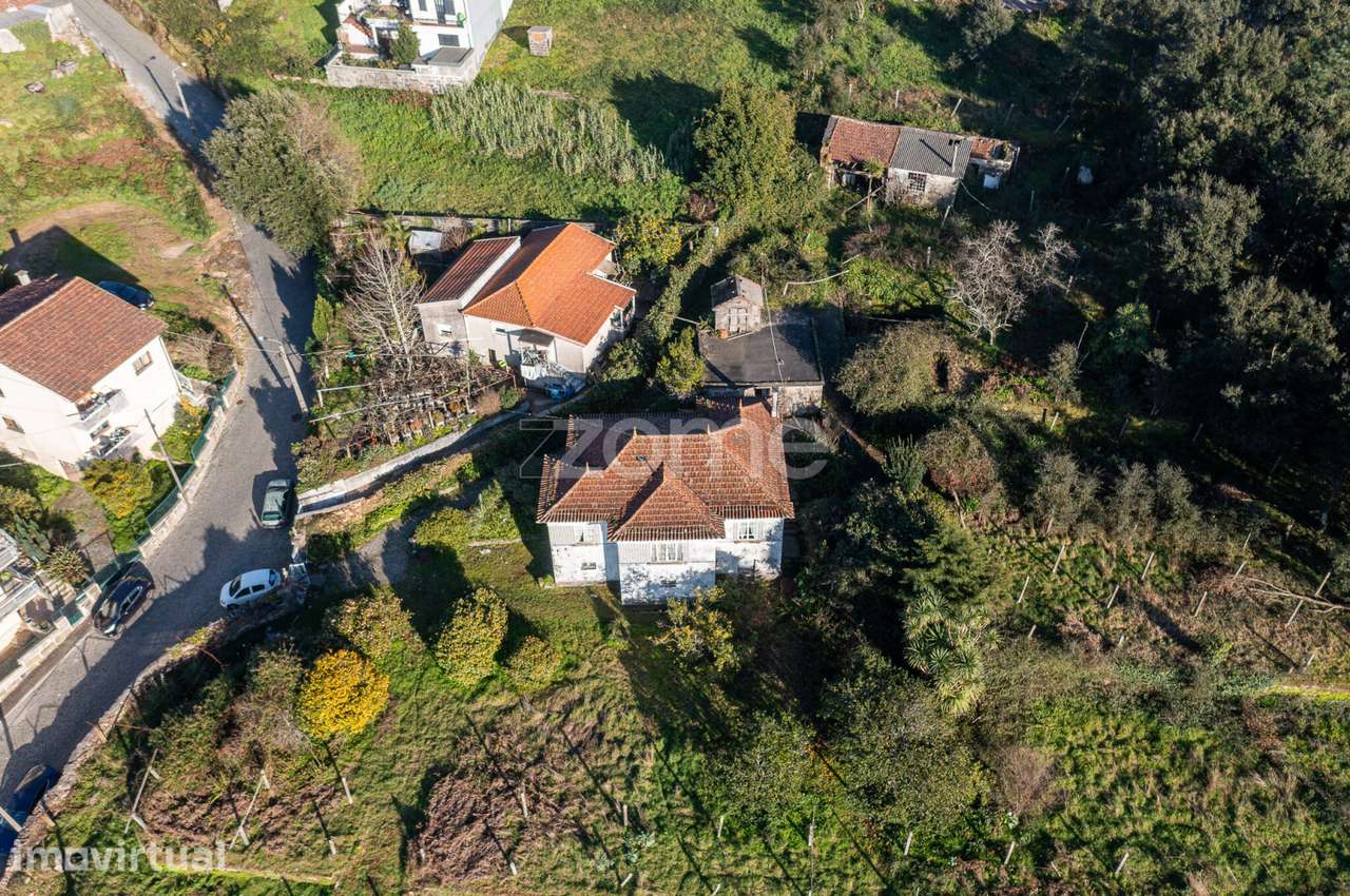 Quinta, com Moradia habitável e Terreno de 8744m² em Fânzeres-Gondo... - Grande imagem: 2/60