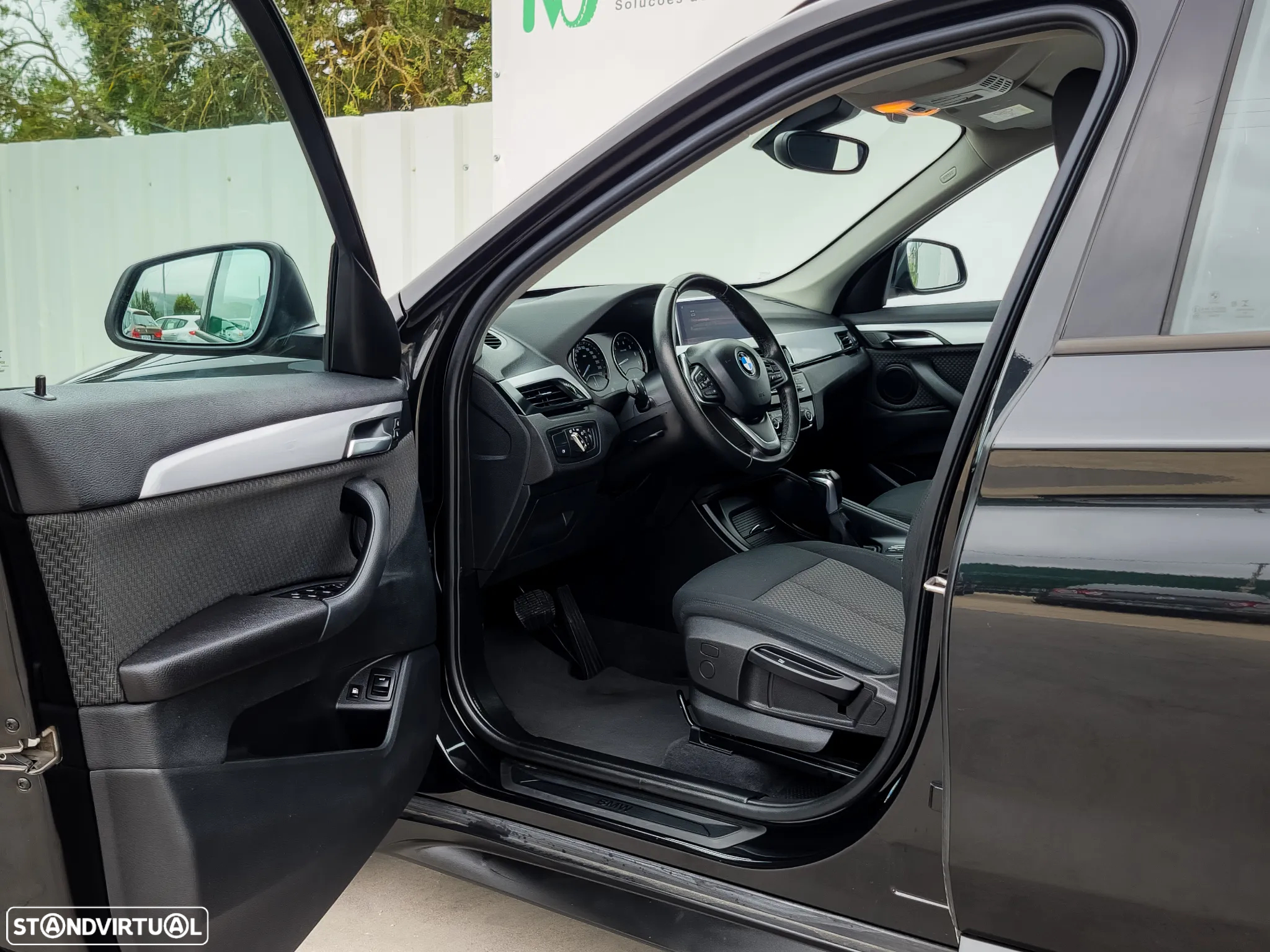 BMW X1 25 e xDrive Corporate Edition - 16