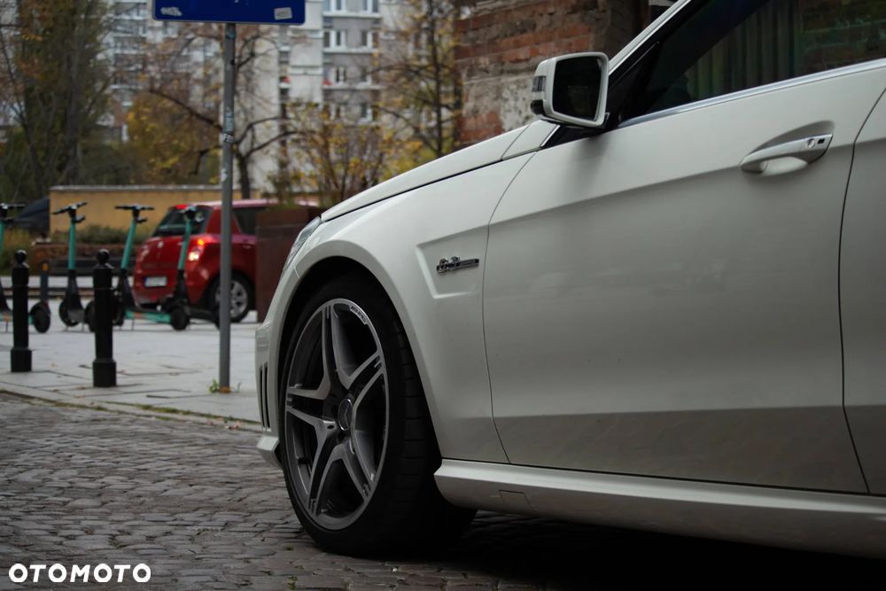 Mercedes-Benz Klasa E 63 AMG - 19