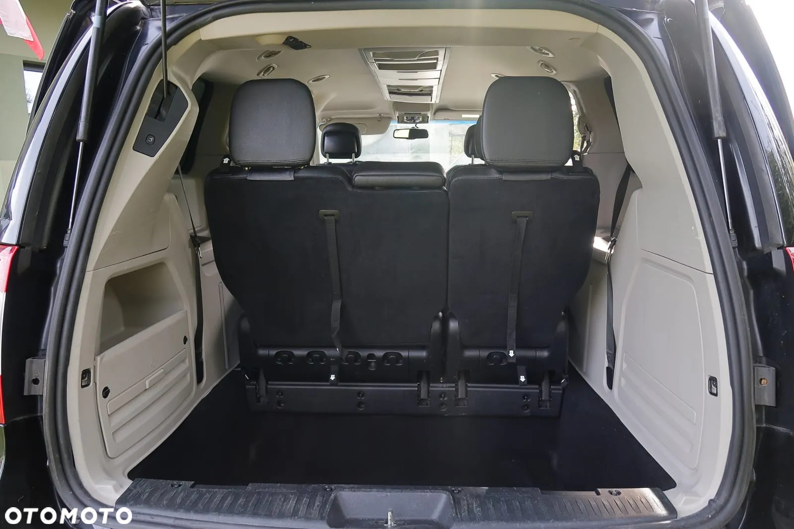 Chrysler Town & Country 3.6 Touring - 17