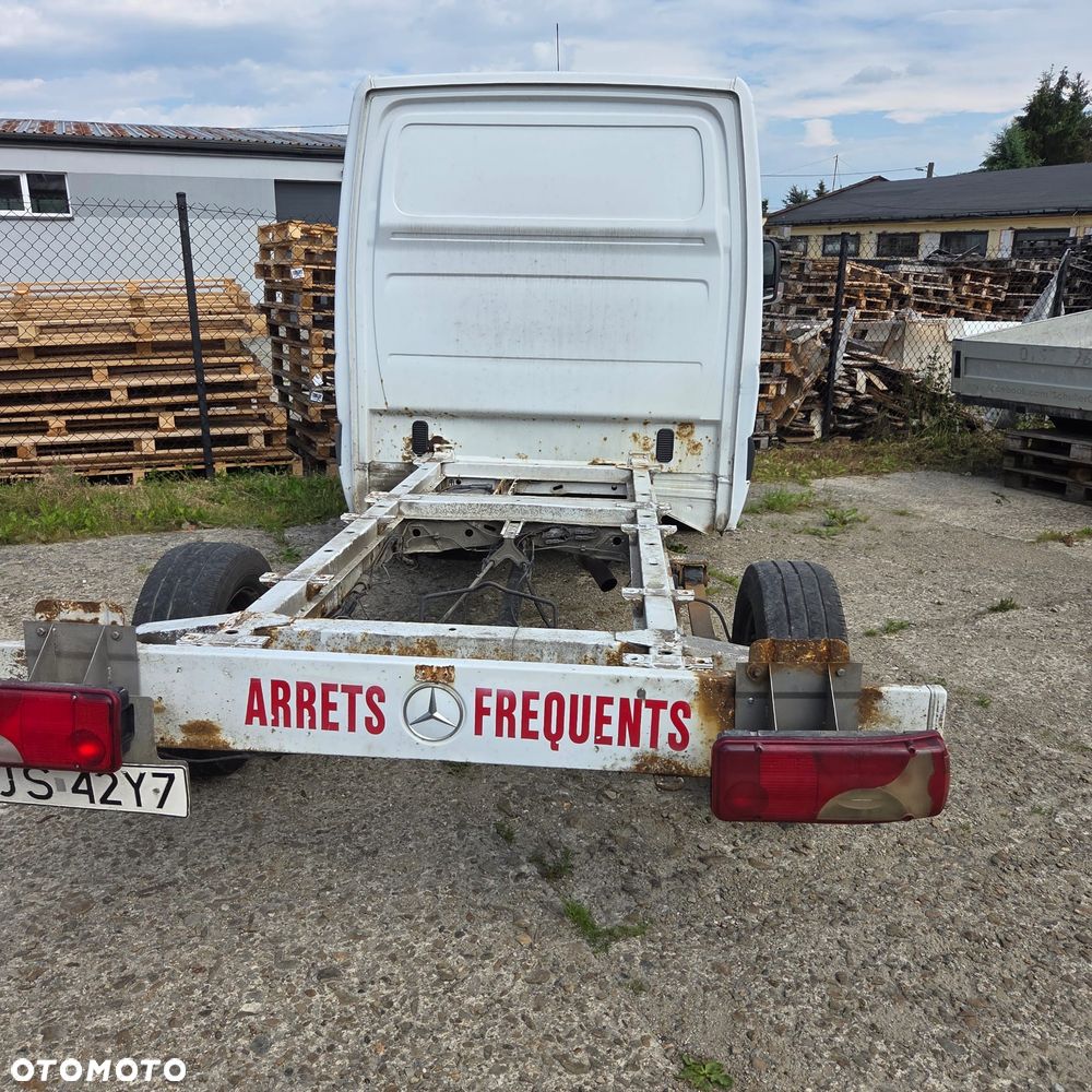 Mercedes-Benz Sprinter - 4