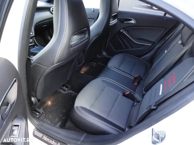 Mercedes-Benz A 180 d 7G-DCT AMG Line - 16