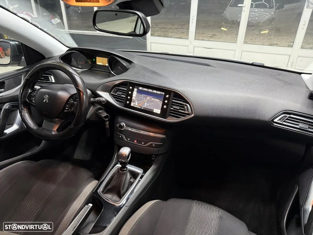 Peugeot 308 1.6 e-HDi Active - 11