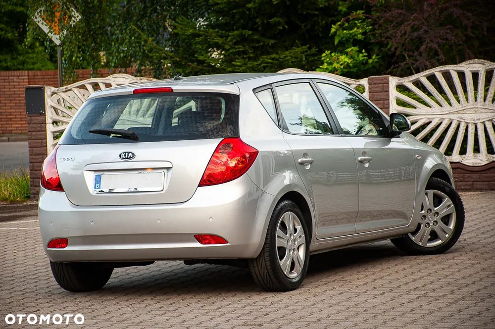 Kia Ceed 1.4 Comfort + - 18