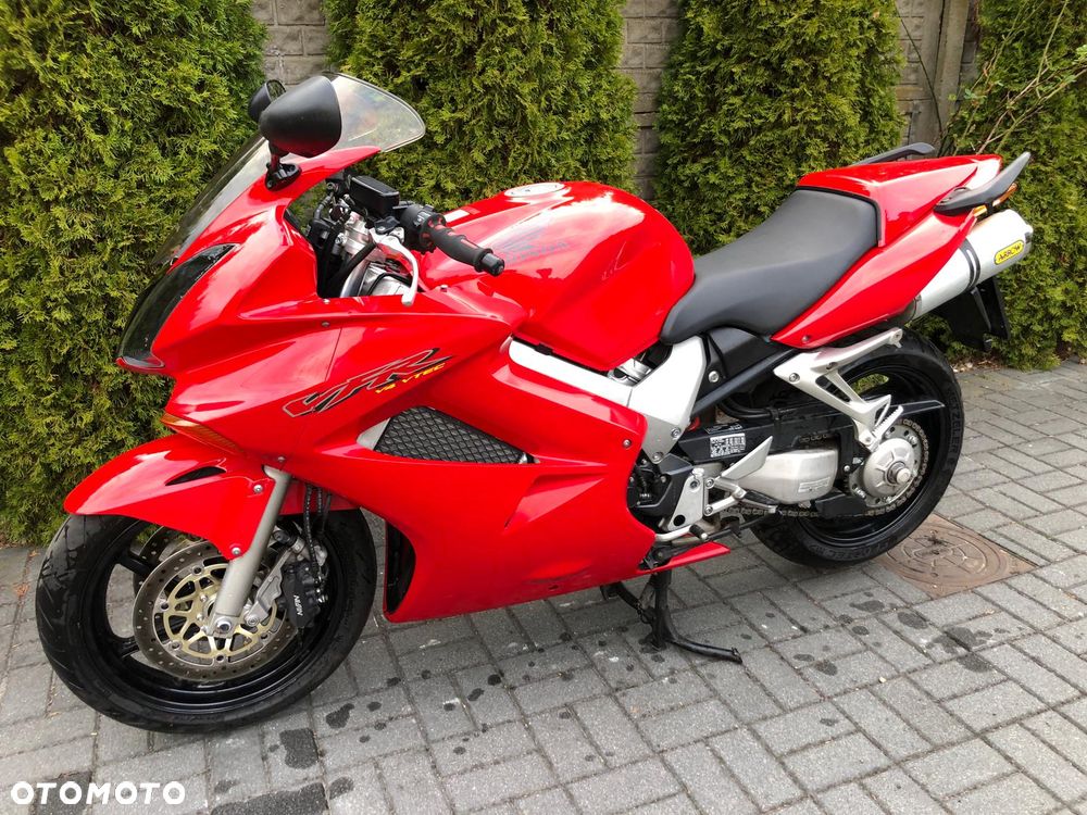 Honda VFR - 13