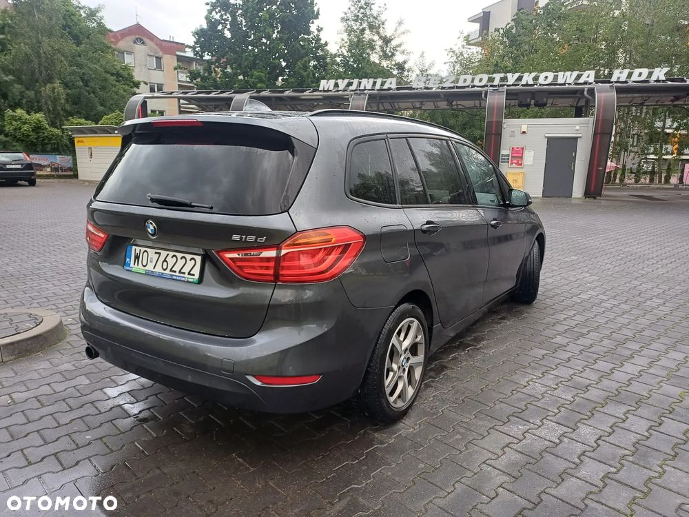 BMW Seria 2 218d - 4