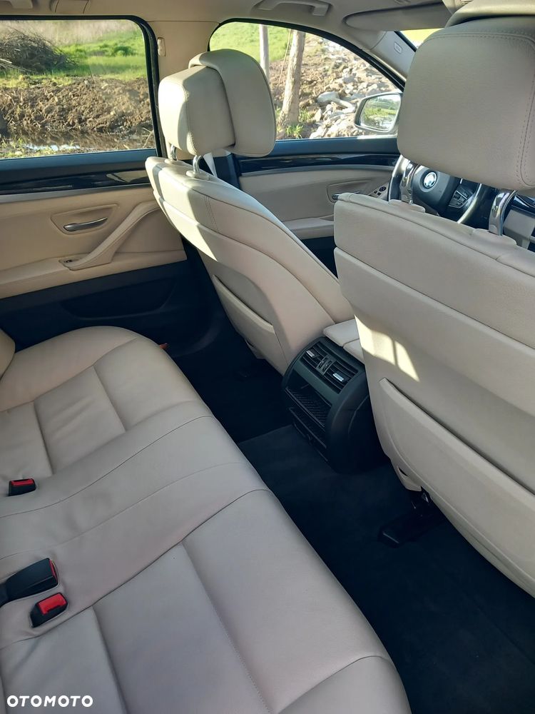 BMW Seria 5 523i - 15