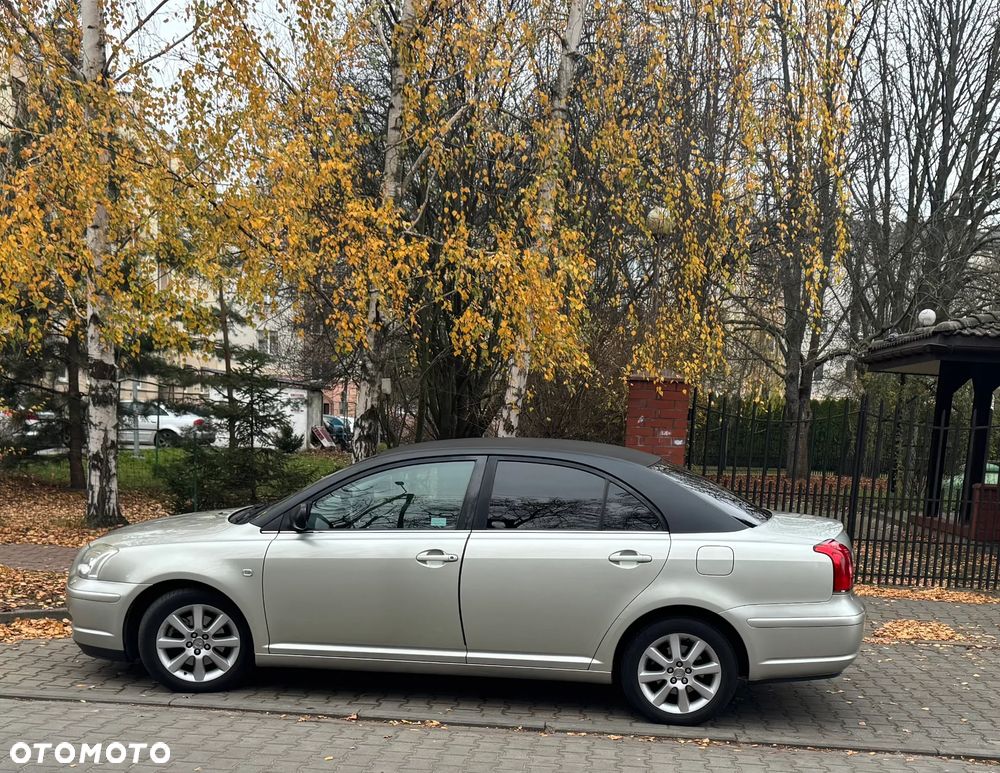 Toyota Avensis - 1