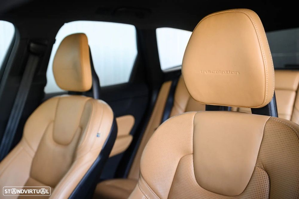 Volvo XC 60 2.0 D4 Inscription AWD Geartronic - 29