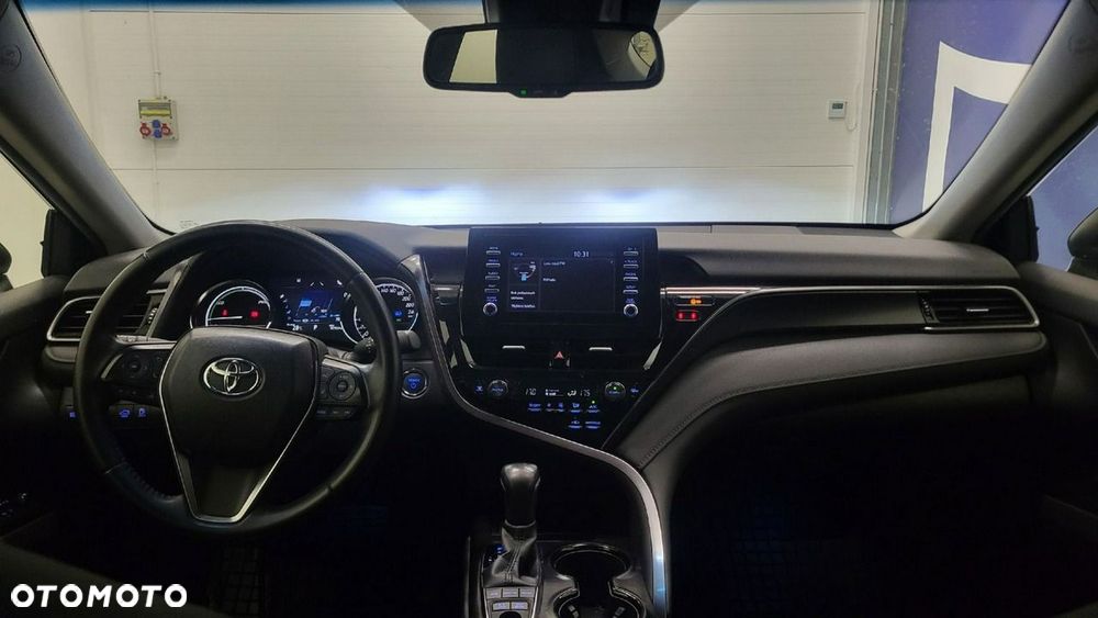 Toyota Camry - 16