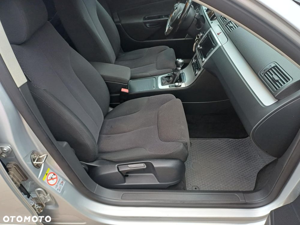 Volkswagen Passat 1.8 TSI Comfortline - 17