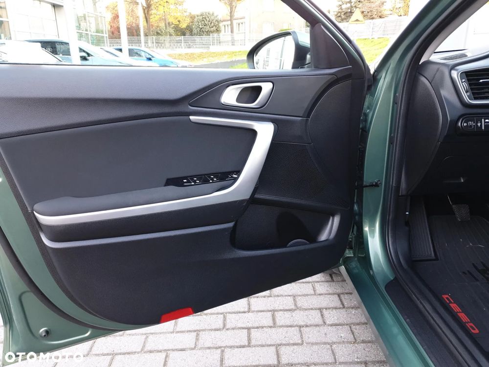 Kia Ceed 1.5 T-GDI M - 10