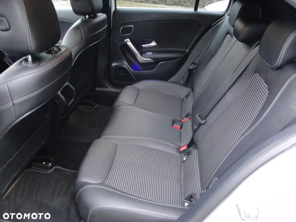 Mercedes-Benz Klasa A 200 7G-DCT Edition 1 - 19