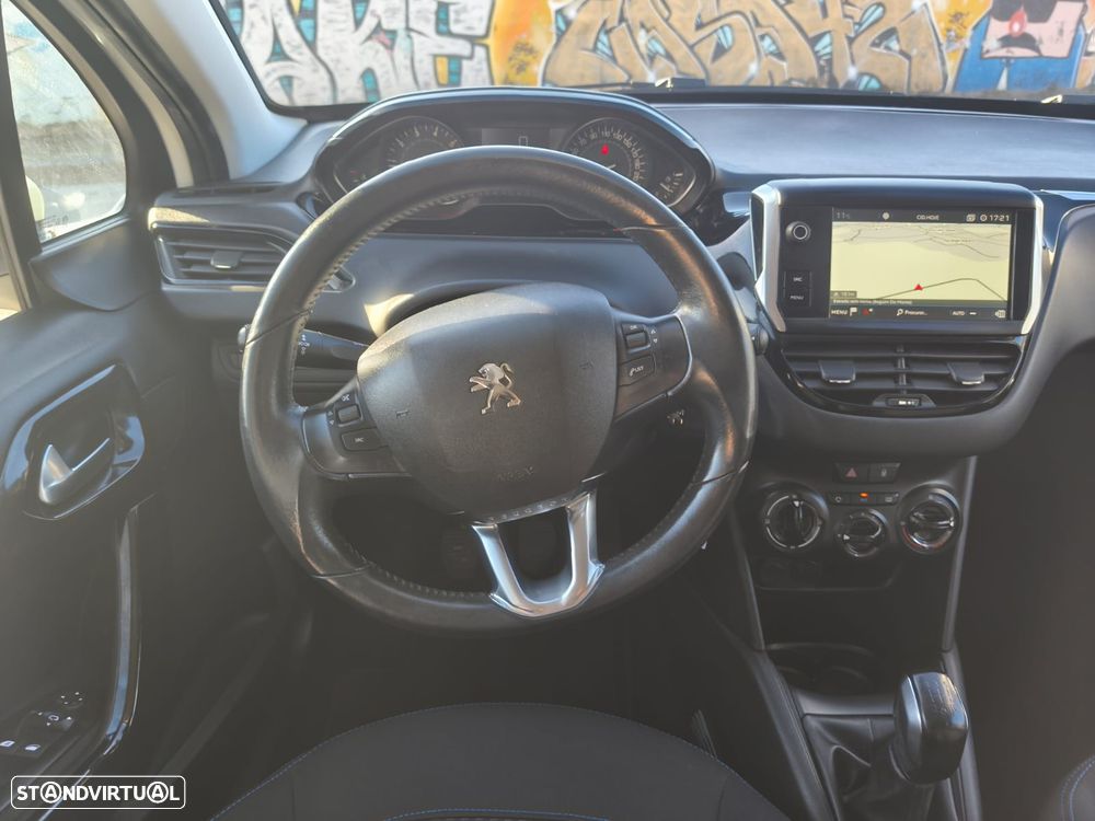 Peugeot 208 1.2 PureTech Signature - 16