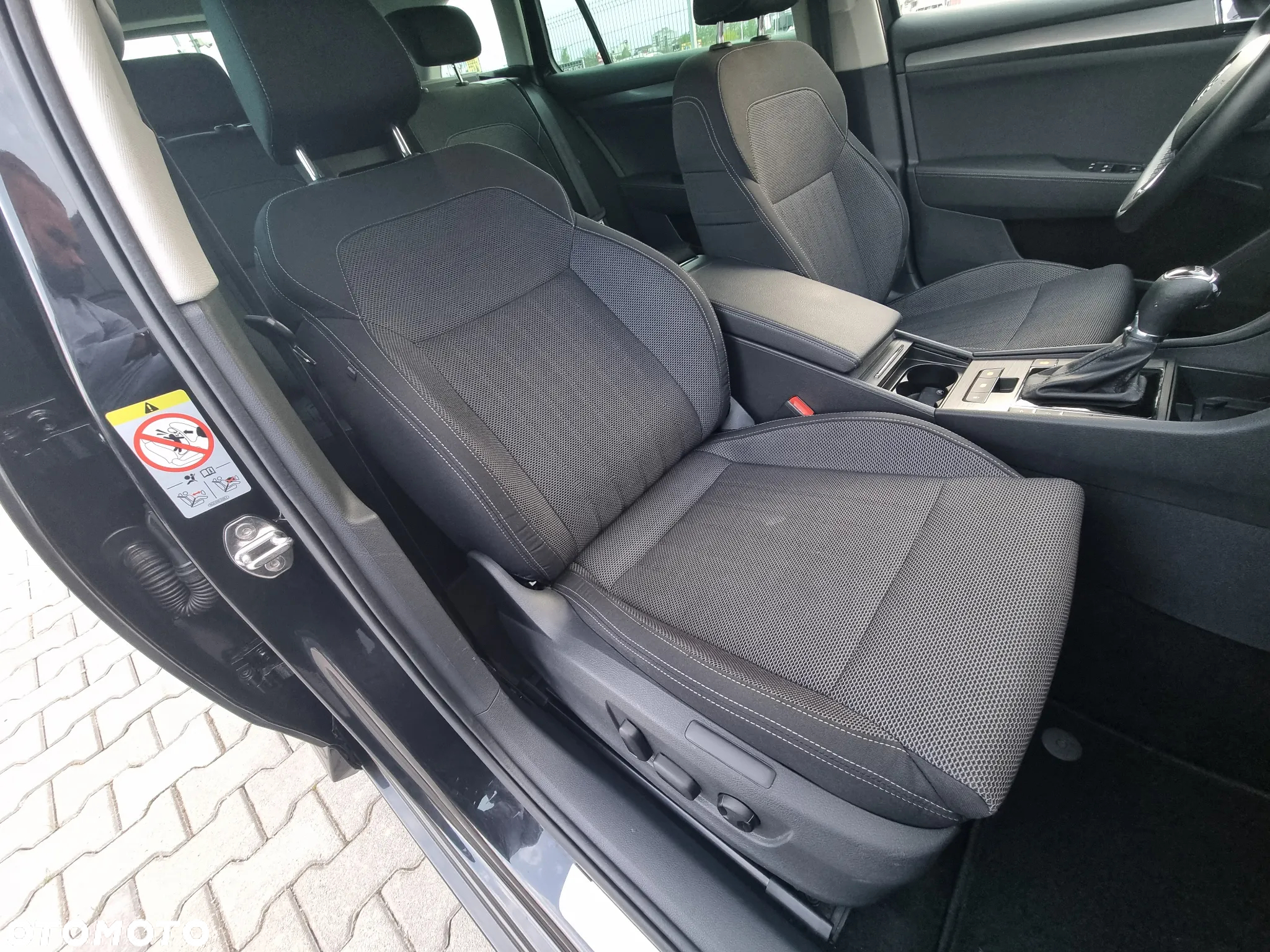 Skoda Superb 2.0 TDI SCR Style DSG - 38
