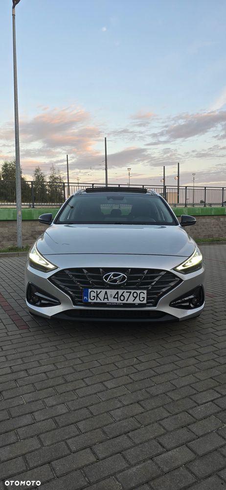 Hyundai i30 1.6 CRDI DCT Intro - 2