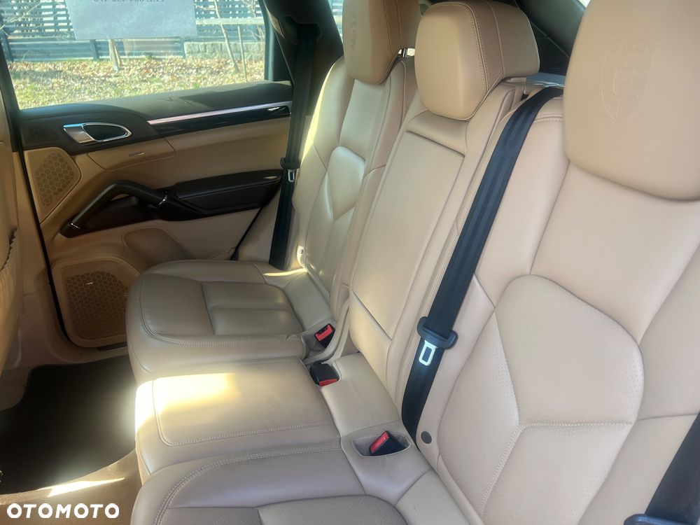 Porsche Cayenne - 8