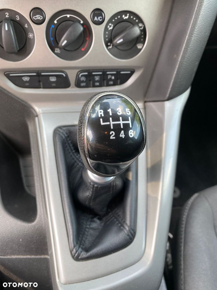 Ford Focus 1.0 EcoBoost Trend - 26