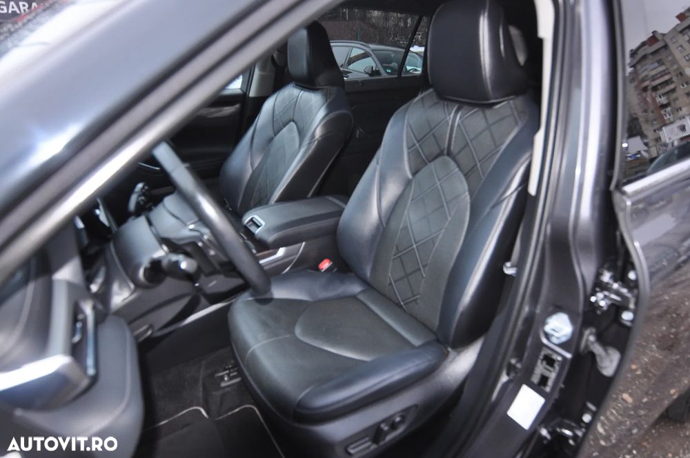 Toyota Highlander 2.5 Hybrid Executive - 7