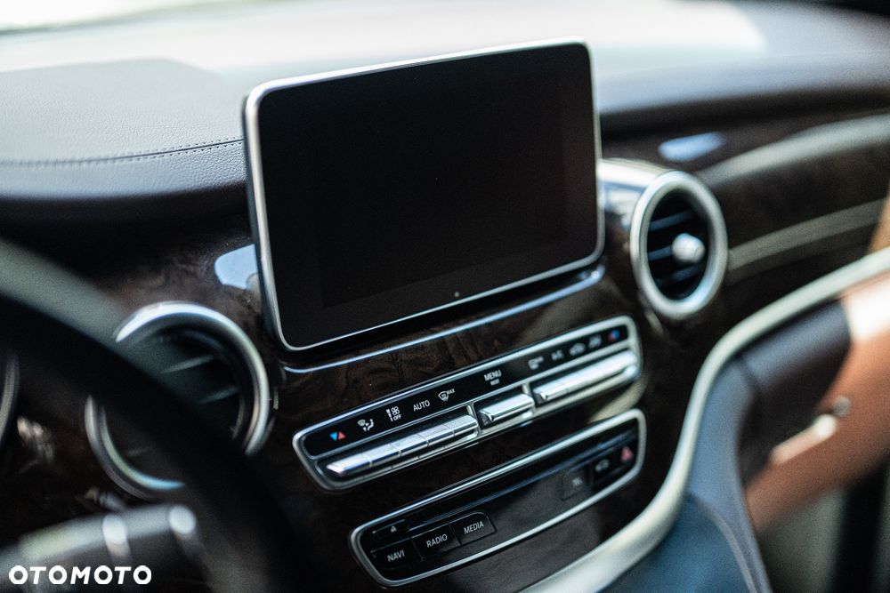 Mercedes-Benz Klasa V - 30