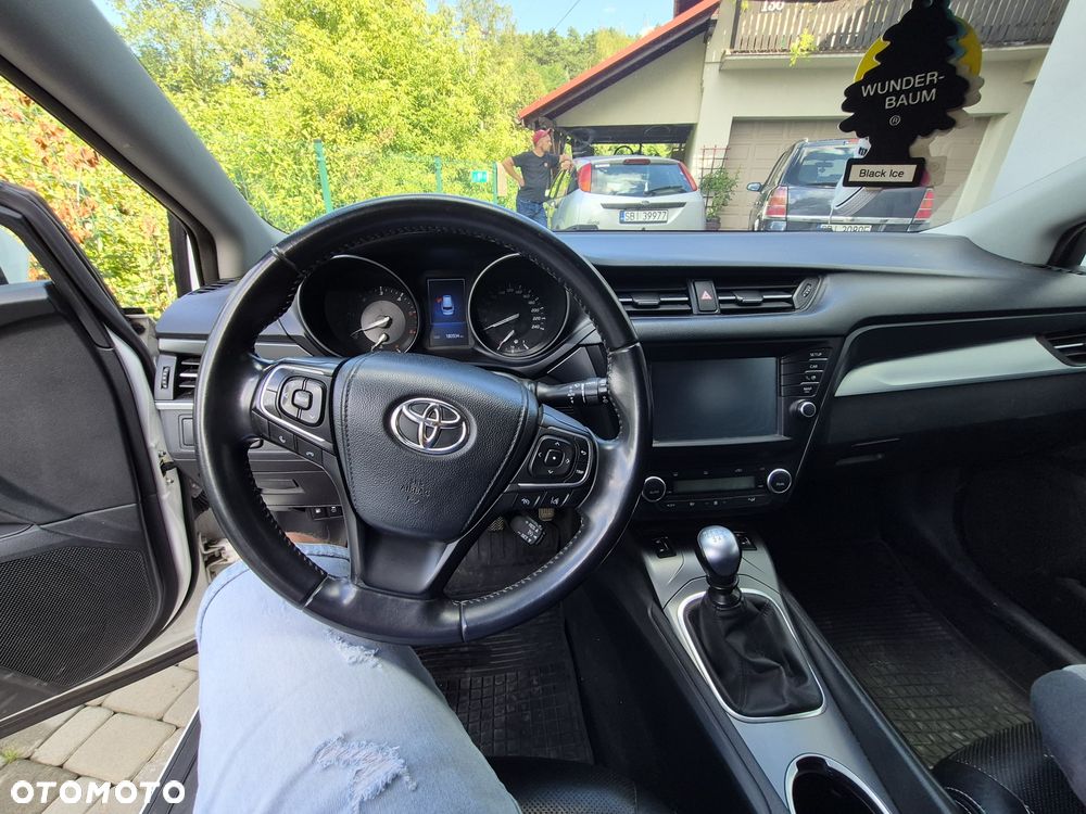 Toyota Avensis - 5