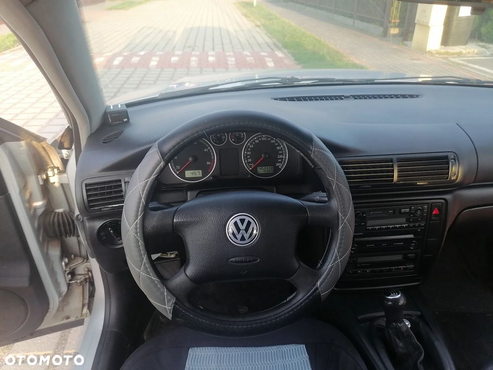 Volkswagen Passat 1.9 TDI - 19