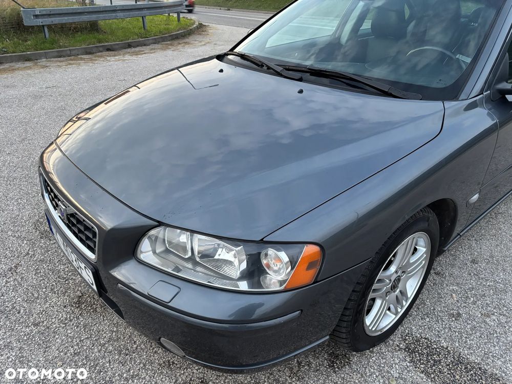 Volvo S60 2.4D Momentum - 4