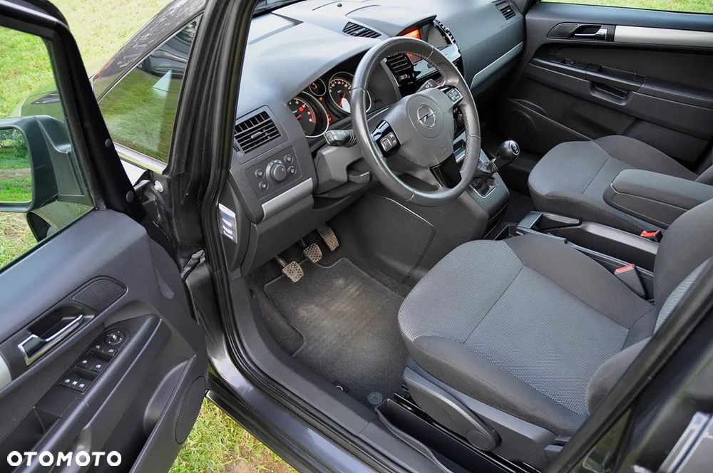 Opel Zafira 1.8 Cosmo - 10