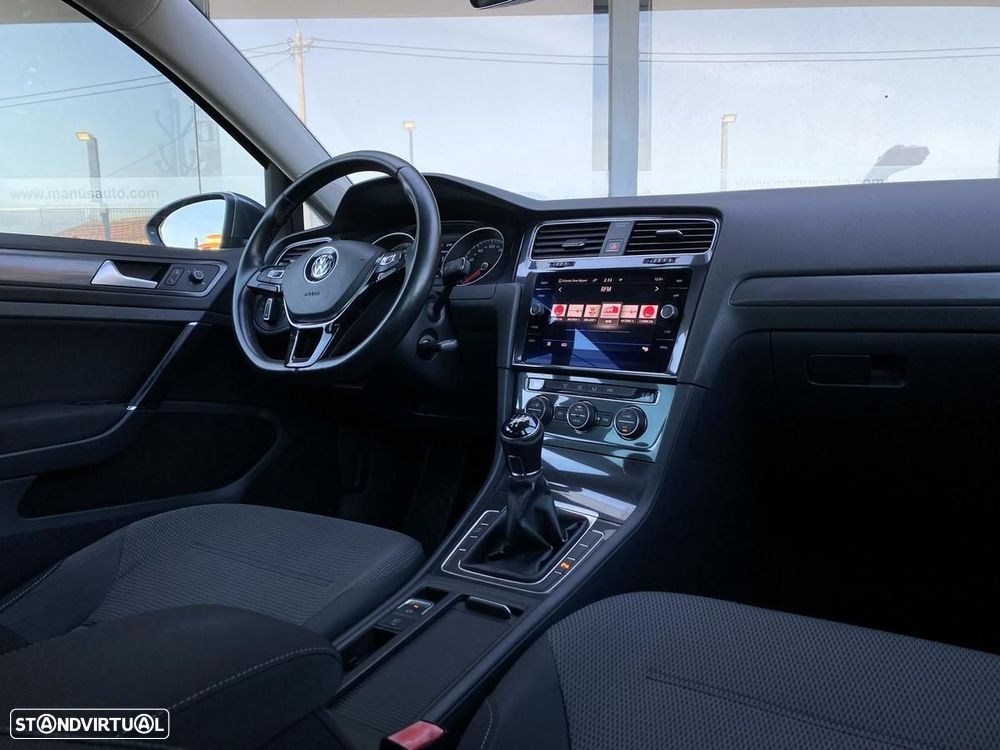 VW Golf Variant 1.6 TDi Confortline - 16