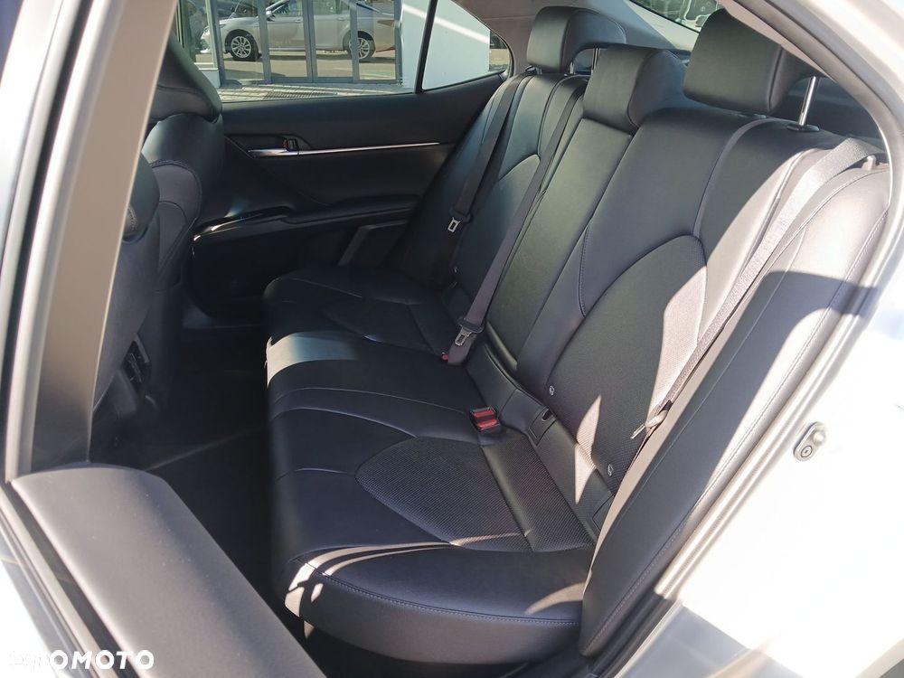 Toyota Camry 2.5 Hybrid Comfort CVT - 41