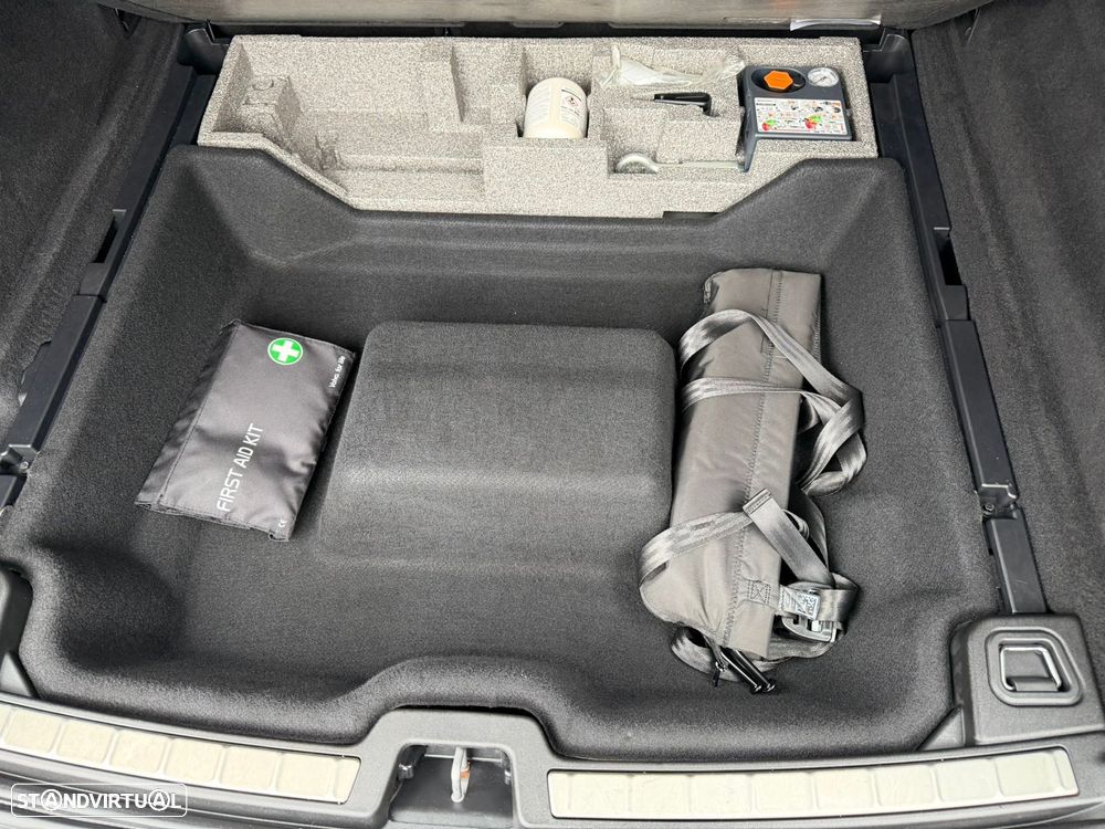 Volvo XC 60 2.0 D4 Momentum Geartronic - 53